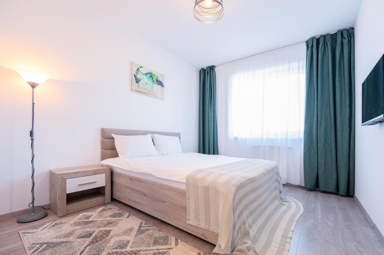 Serene Flat Apartamento Oradea Exterior foto