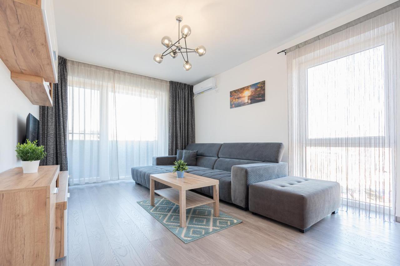 Serene Flat Apartamento Oradea Exterior foto