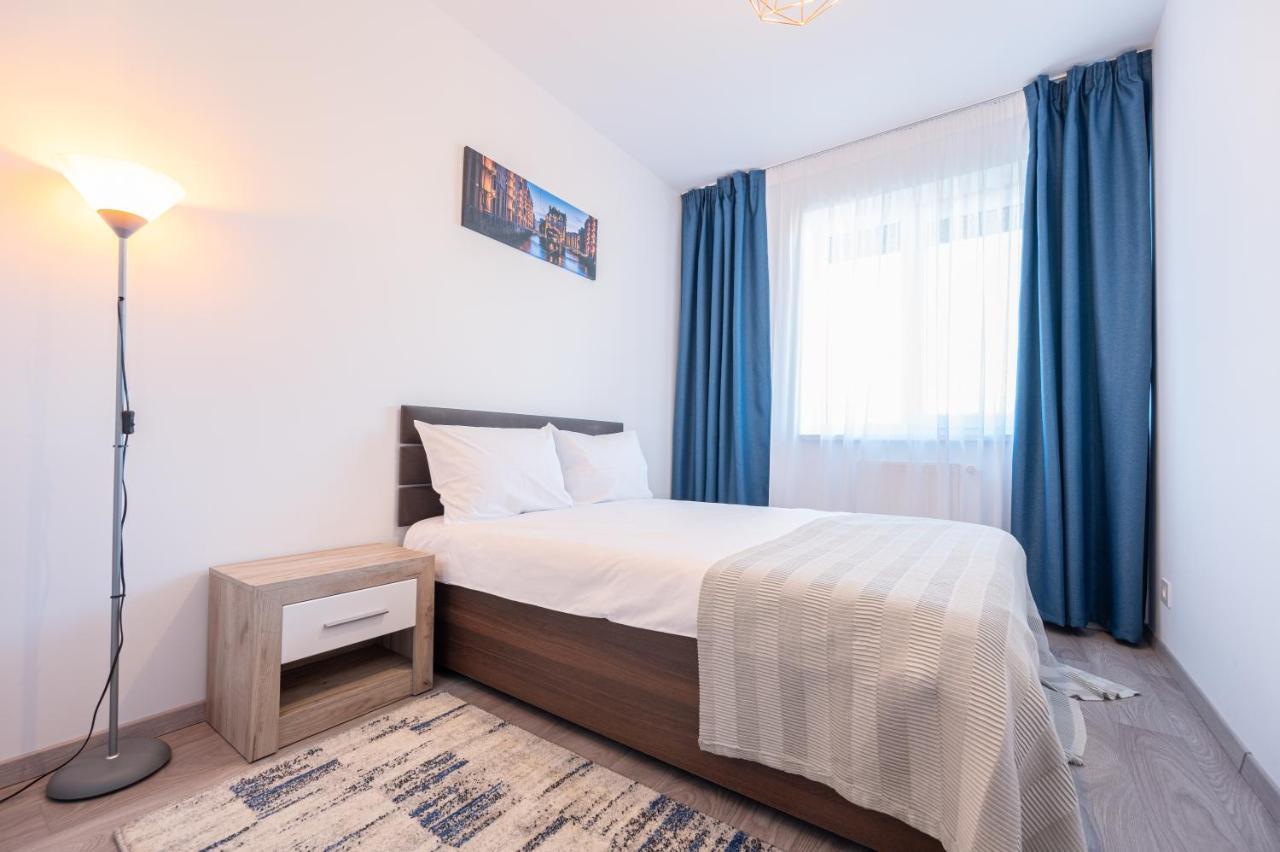 Serene Flat Apartamento Oradea Exterior foto