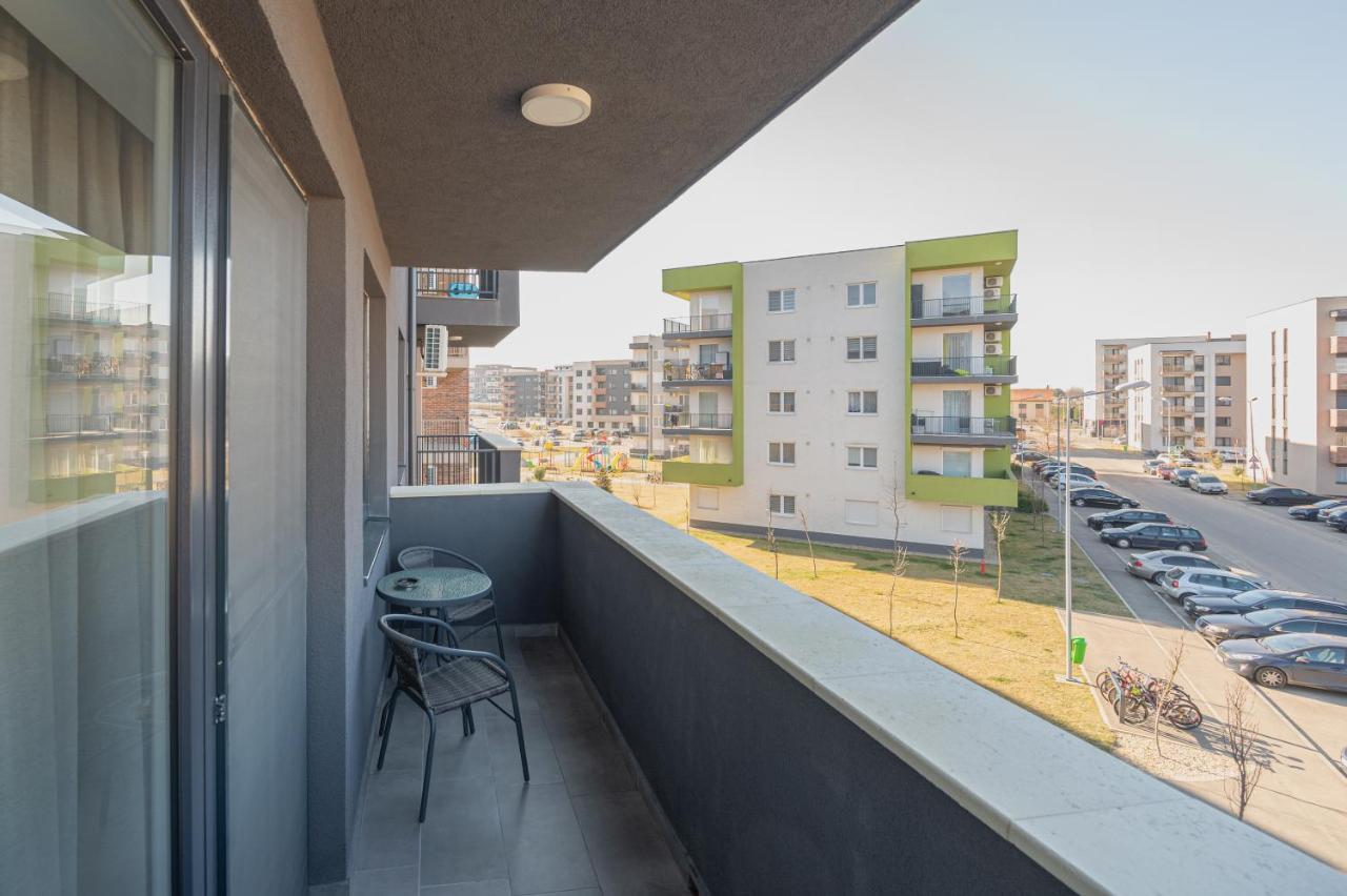 Serene Flat Apartamento Oradea Exterior foto